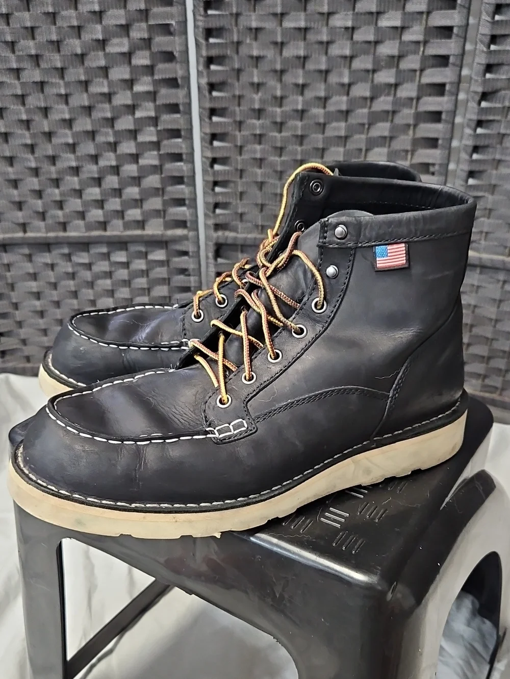 Size 11.5 Men's Black Leather Lace-up Bull Moc Toe 6